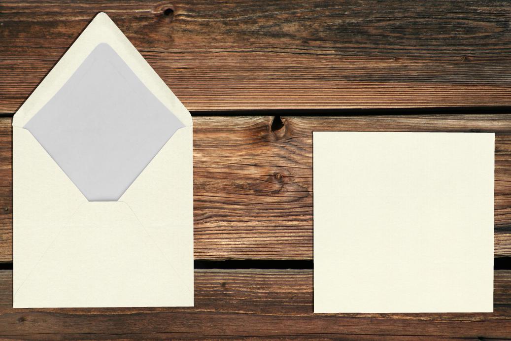 Briefhüllen mit Seidenfutter 164x164 mm Nassklebend Ivory gerippt 100 g/qm